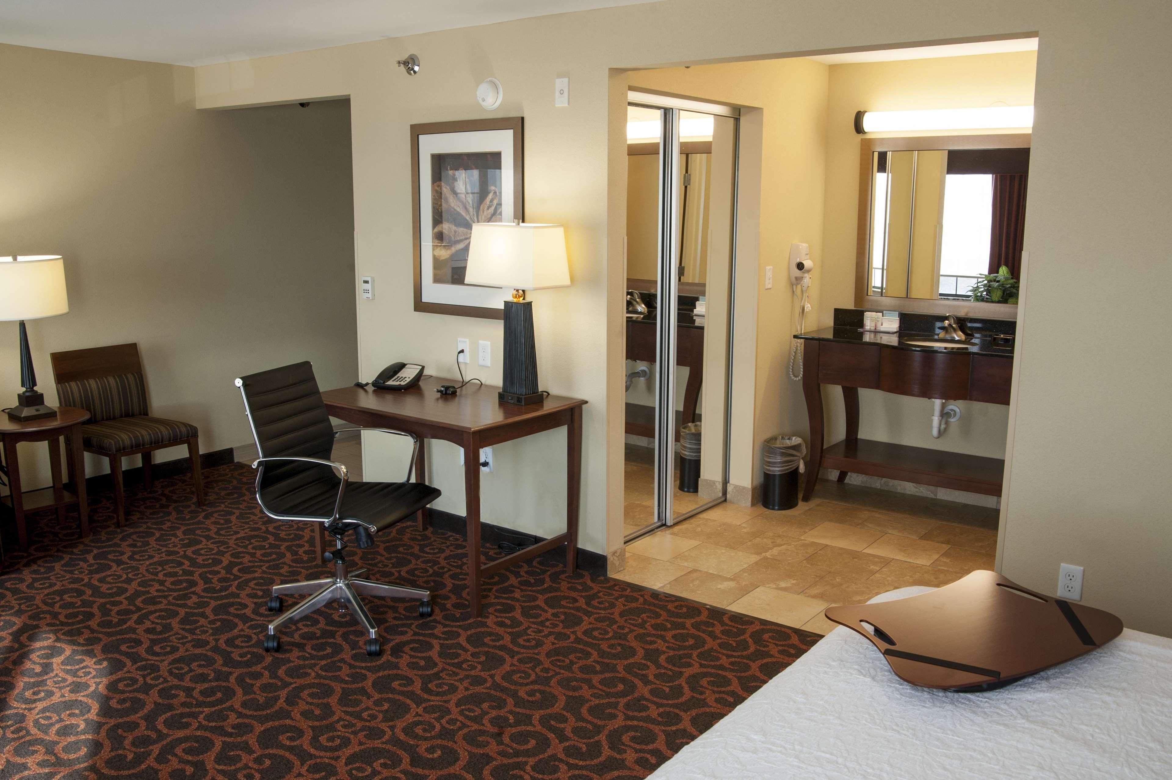 Hampton Inn & Suites Watertown Zewnętrze zdjęcie
