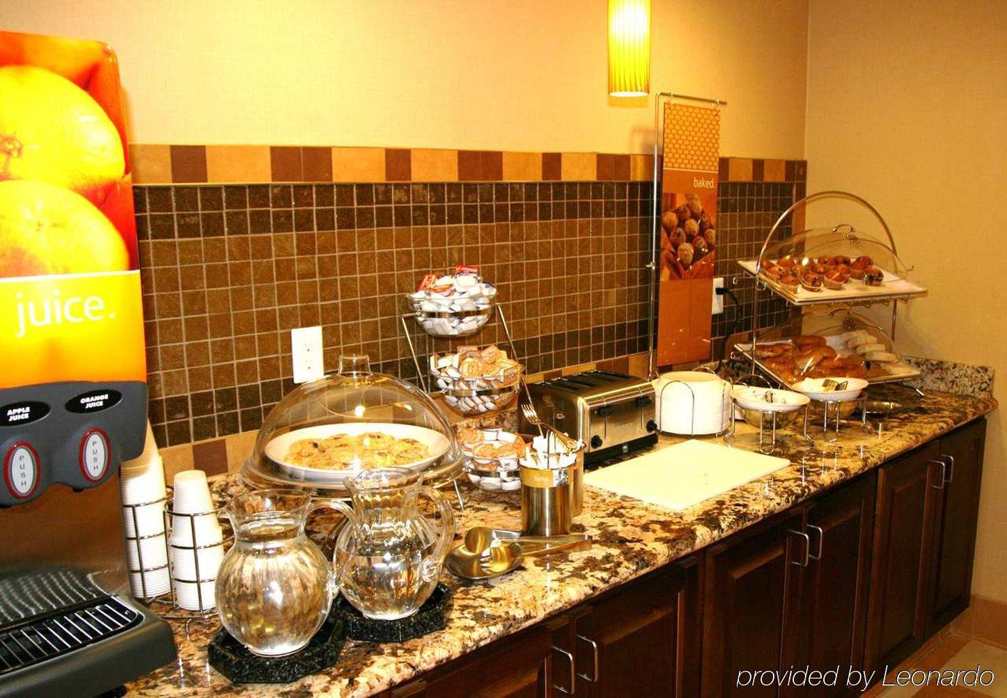 Hampton Inn & Suites Watertown Restauracja zdjęcie