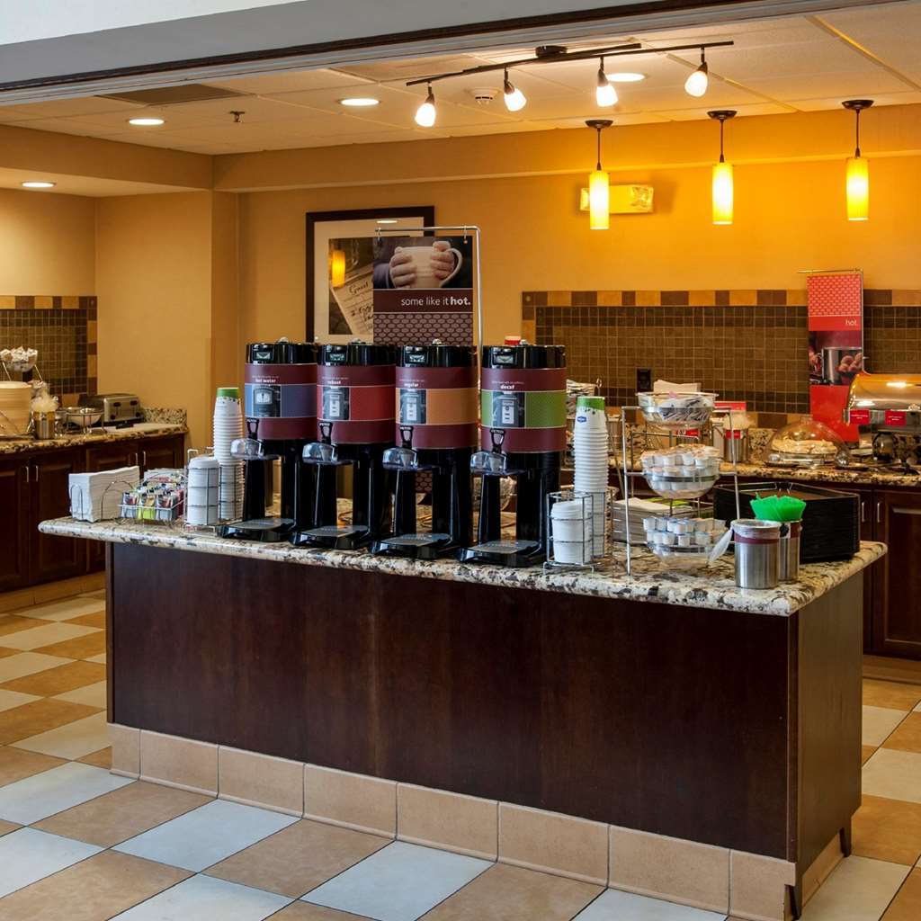 Hampton Inn & Suites Watertown Restauracja zdjęcie